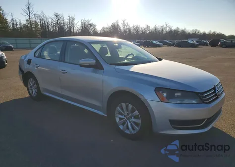 2014 Volkswagen Passat S из США, поврежденный, VIN 1VWAT7A3XEC067706
